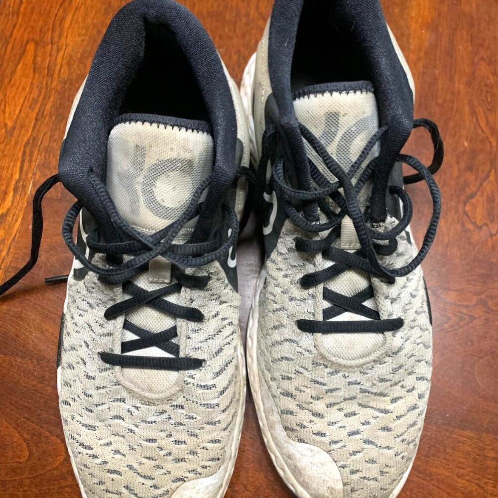 Nike- Kevin Durant- Youth 7- Running Shoes